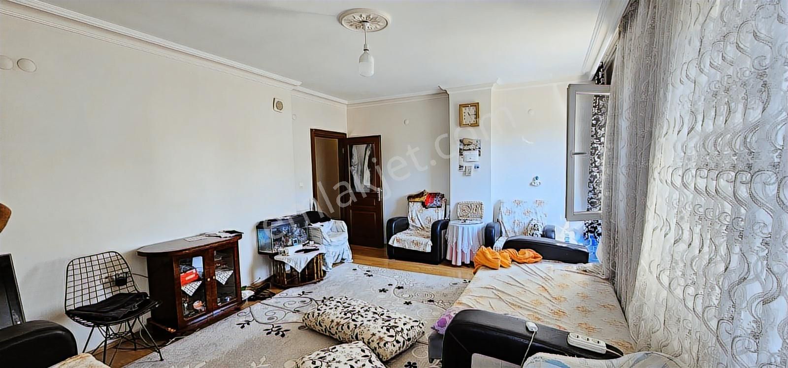 75. Yıl Cadde'de 130 M2 3 Cepheli Doğalgazlı Kombili Cambalkonlu - Görsel 5