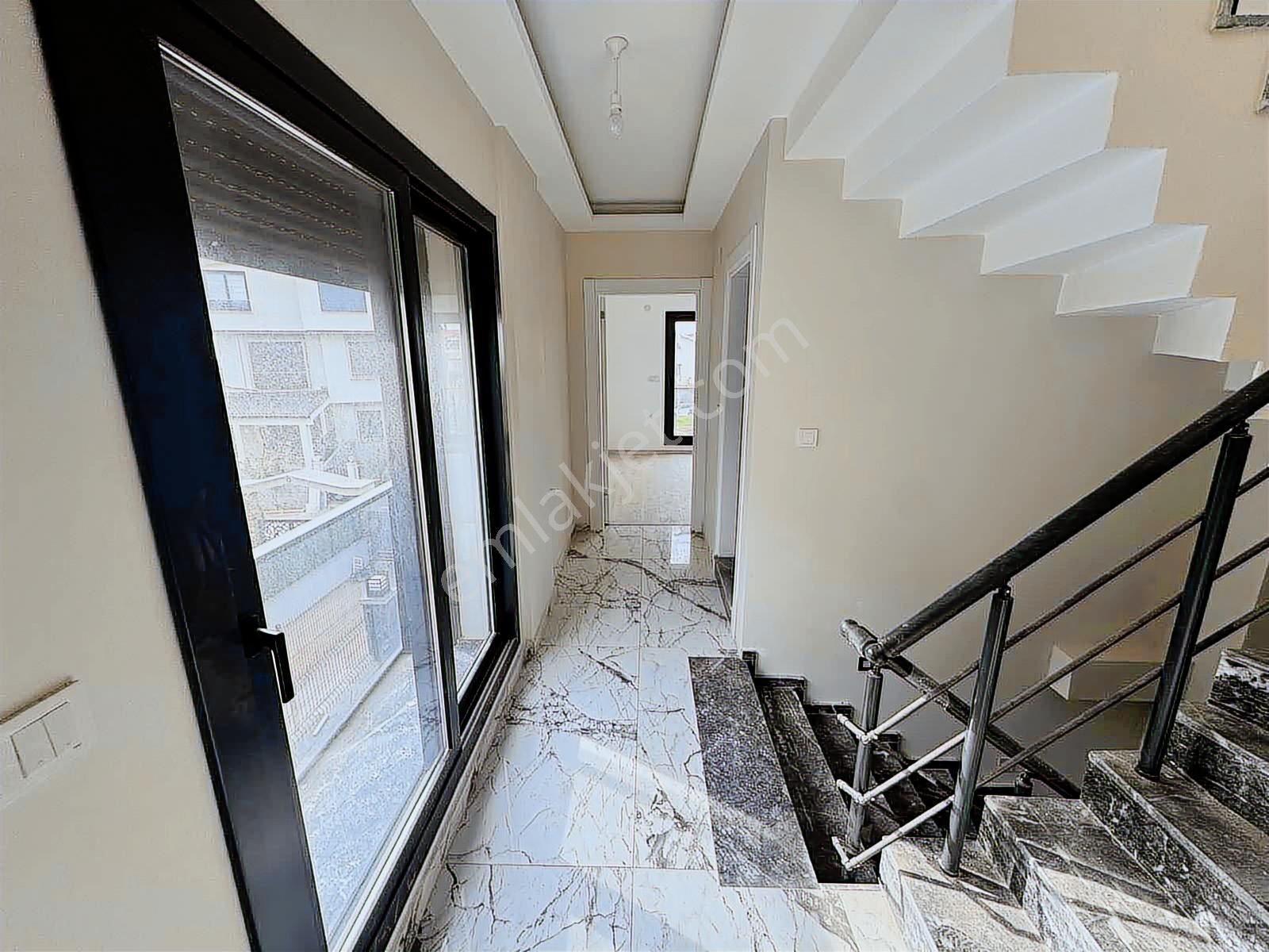 Özdere'de Köşe Otoparklı 3+1 Villa - Görsel 22