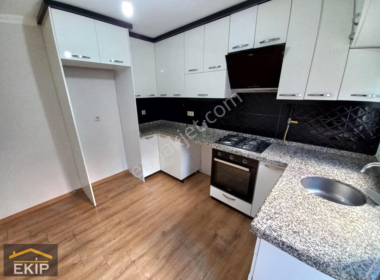 Elalmış Reyhan Sokakta Masrafsız 3+1 Kiralık - Görsel 9