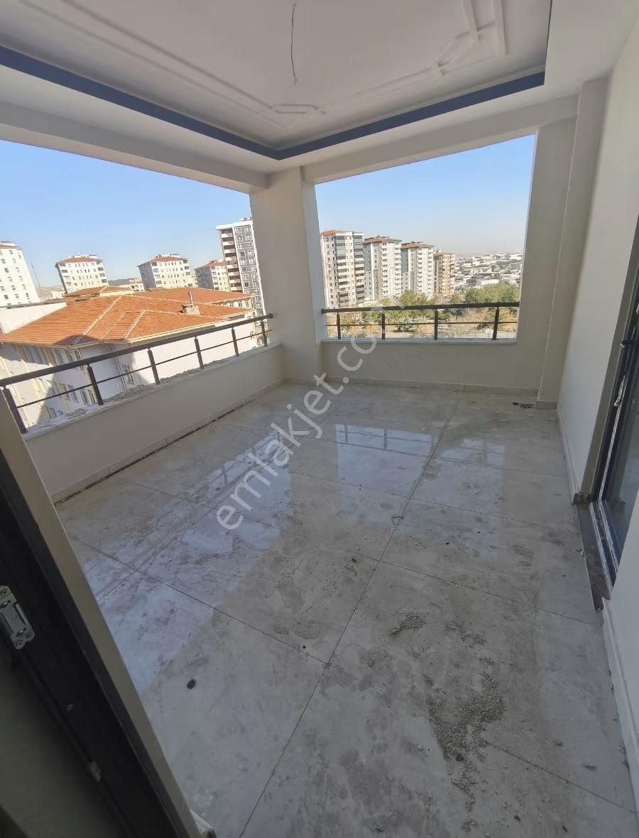 Seyran Emlaktan Satılık 3.5+1 Daire