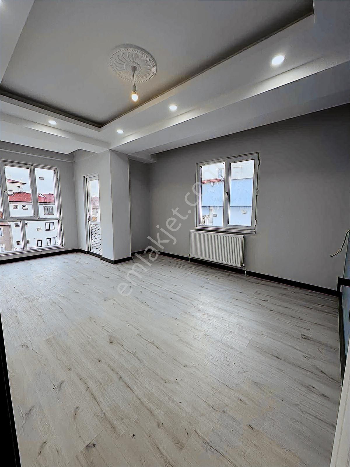 Kapaklı Bahçelievler De 3+1 Ön Cephe ,otoparklı Çift Balkon