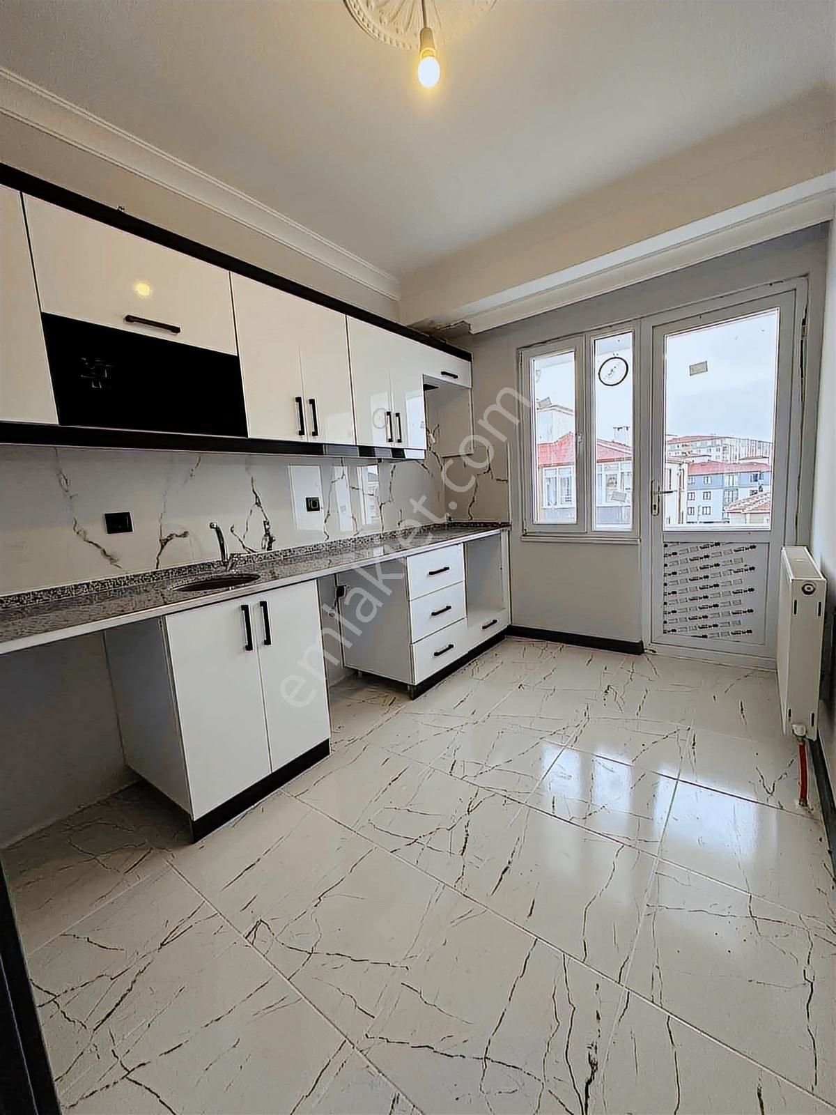 Kapaklı Bahçelievler De 3+1 Ön Cephe ,otoparklı Çift Balkon - Görsel 9