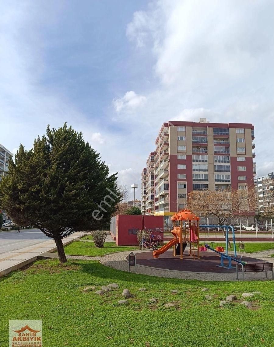 Bayraklı Ziyam 5 Sitesi 3+1 120m2 Ara Kat Deniz Manzaralı