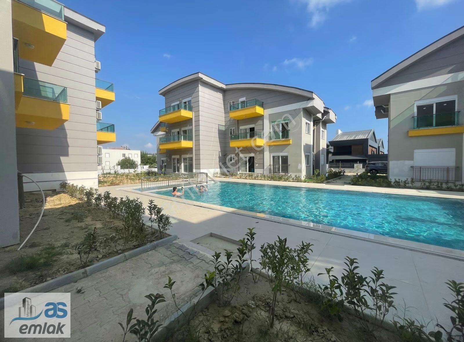 Side Kemer Mah Site İçerisinde 1+1 Havuzlu Otoparklı