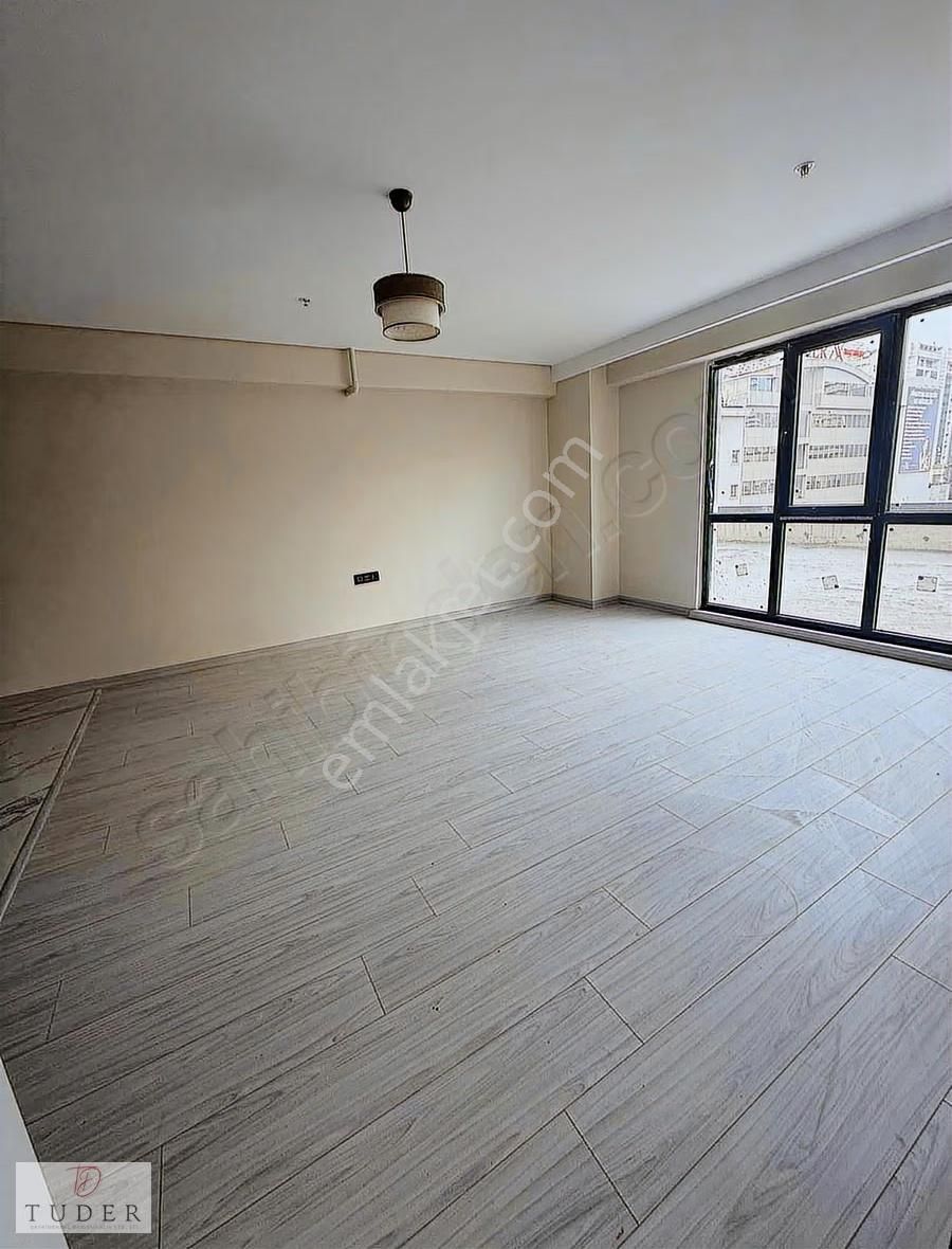 Odunluk'ta Şehrin Kalbinde Sur Yapı Avm Jimer Yani Ara Kat 1+1 - Görsel 8