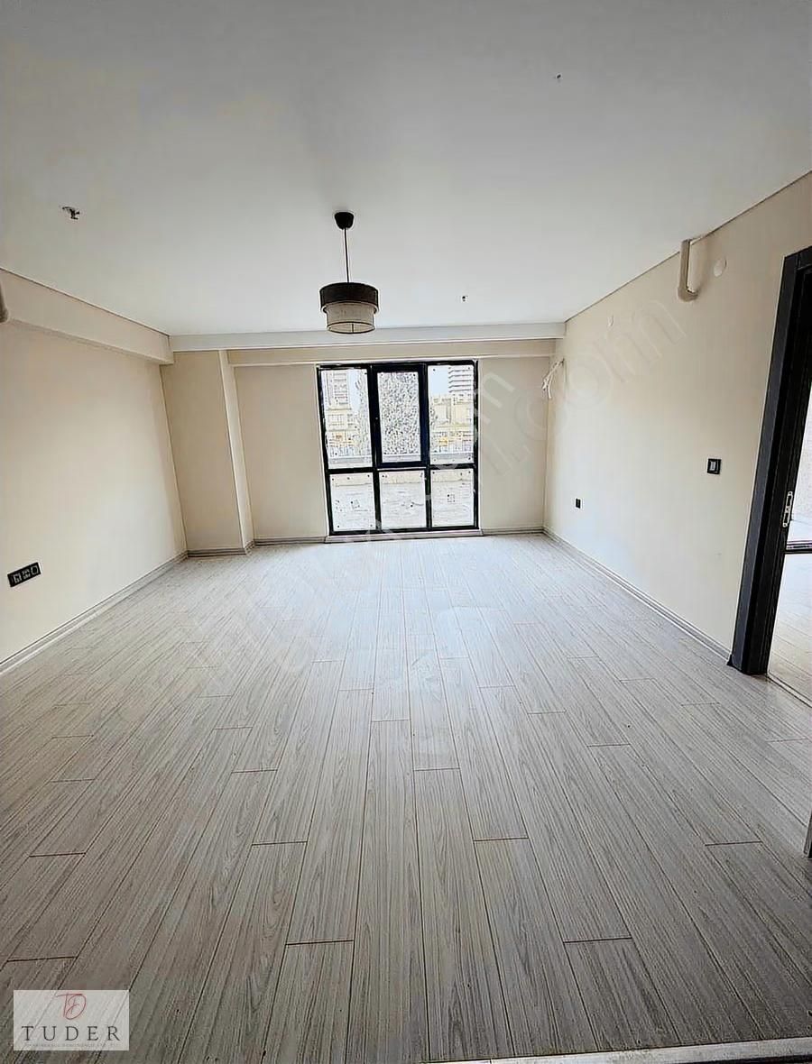 Odunluk'ta Şehrin Kalbinde Sur Yapı Avm Jimer Yani Ara Kat 1+1 - Görsel 7