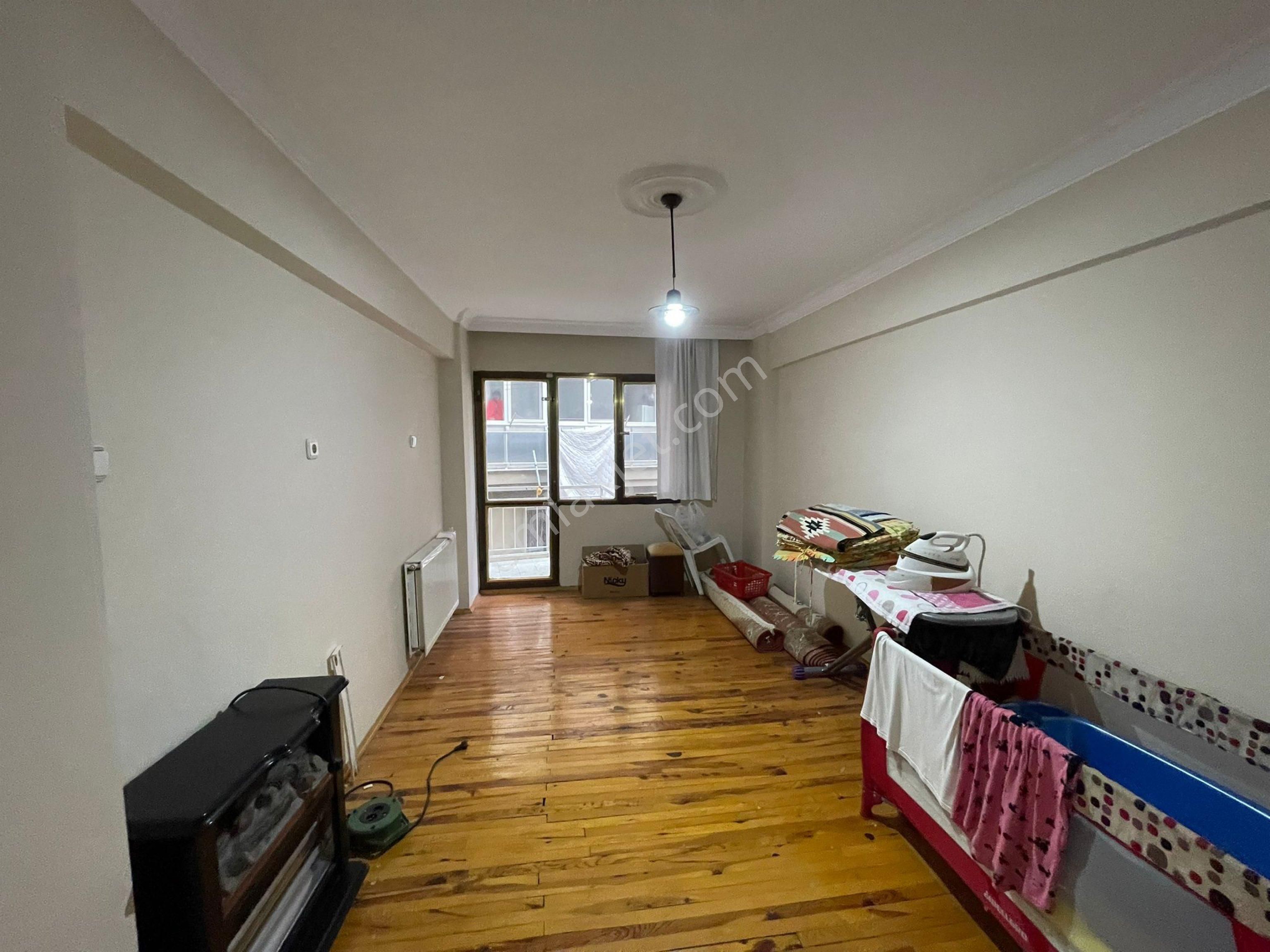 Türker Emlak | Yıldız Caddesi 3+1 135m2 Asansörlü Otoparklı Daire - Görsel 3