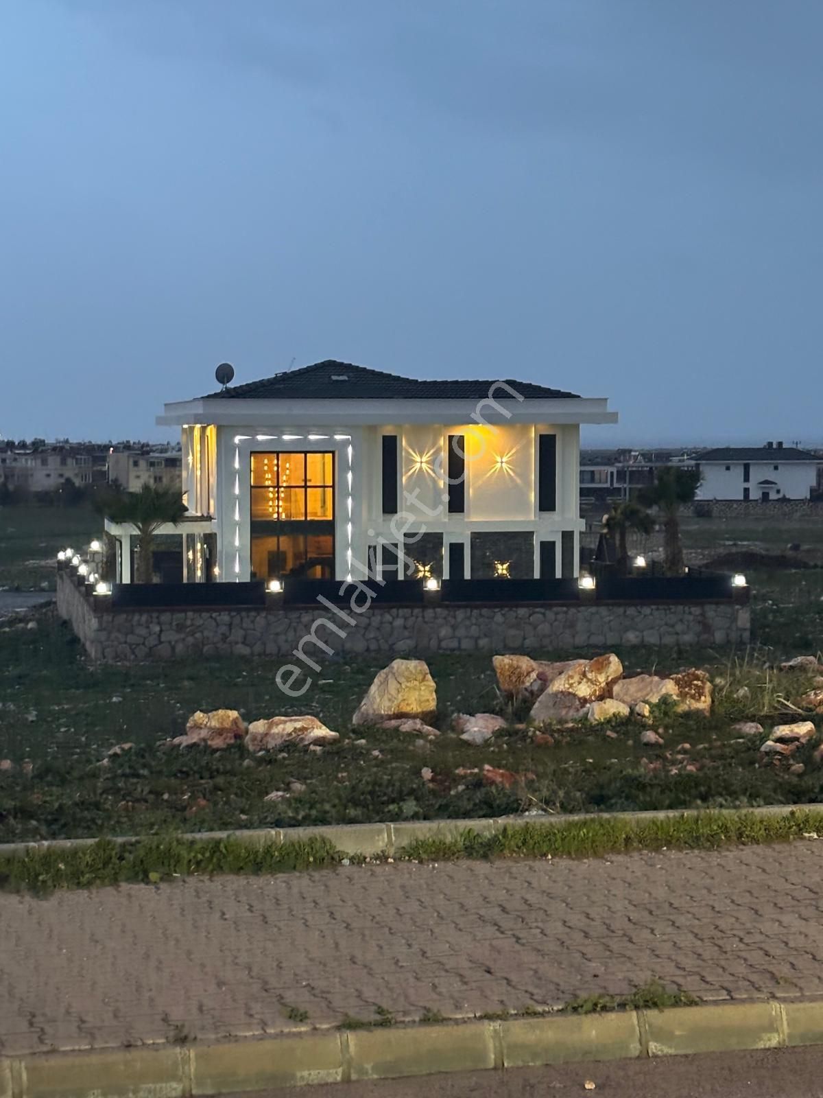 Efelerde Satilik Utraluks Villa - Görsel 2