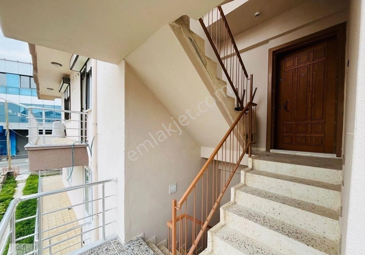 Altınoluk Kordonda 2.kat 2+1 Ayrı Mutfak Geniş Yaz Kış Kiralık Boş Daire - Görsel 17