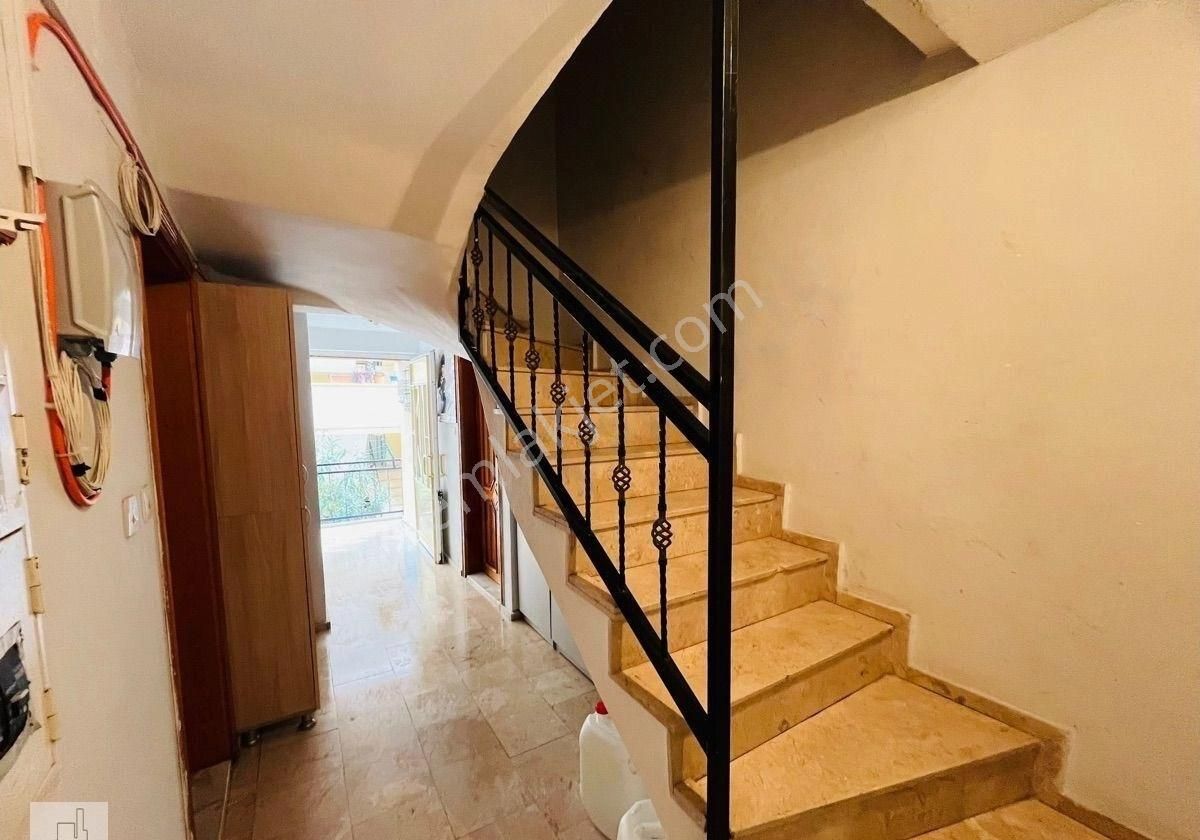 Altınoluk Okullar Bölgesinde Aile Binasın Da Yaz Kış Aileye Kiralık 2+1 Daire - Görsel 6