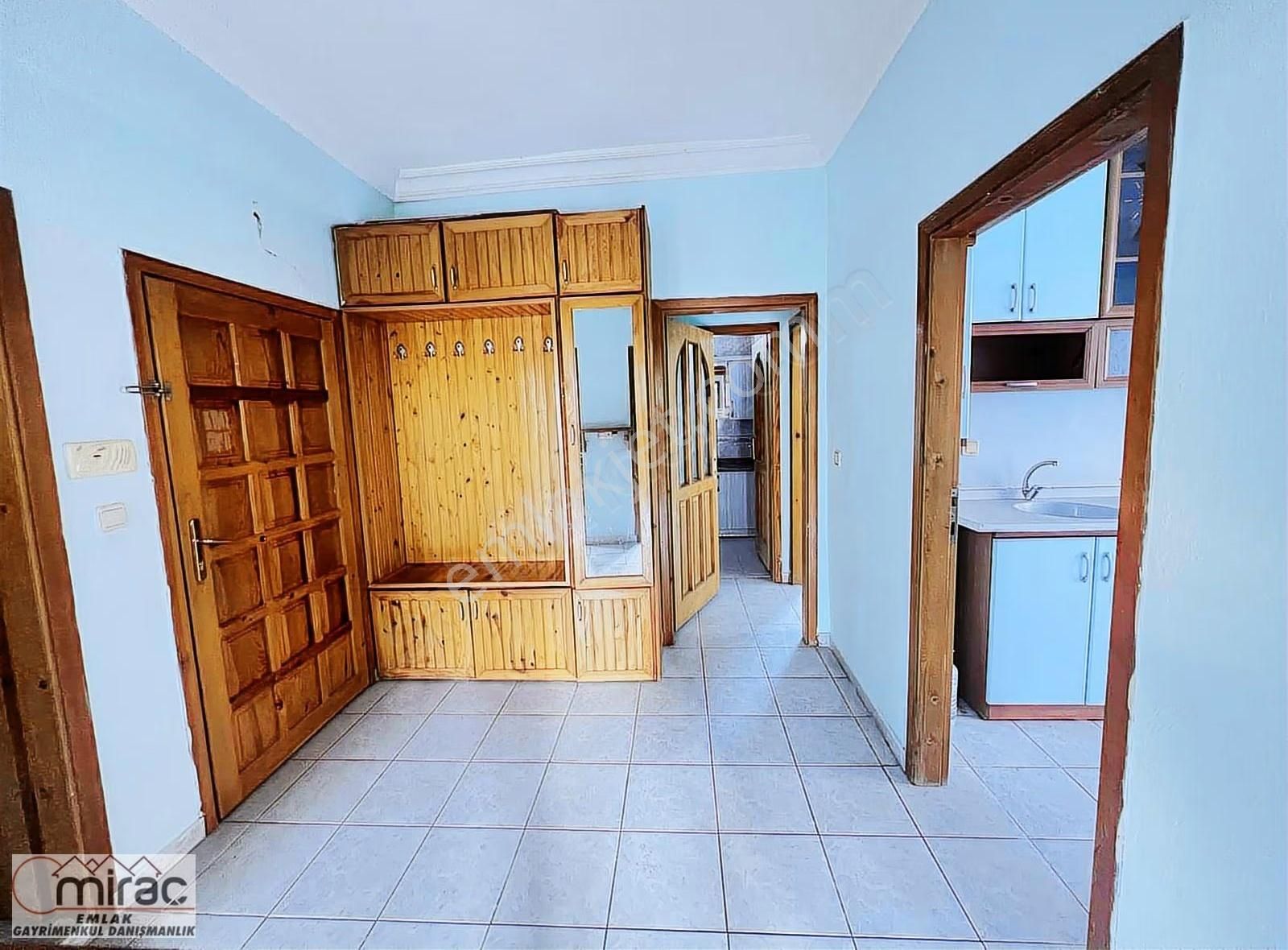 Kavaklı Mahallesi Çarşamba Pazarı Yakını 2+1 Arakat Daire - Görsel 4