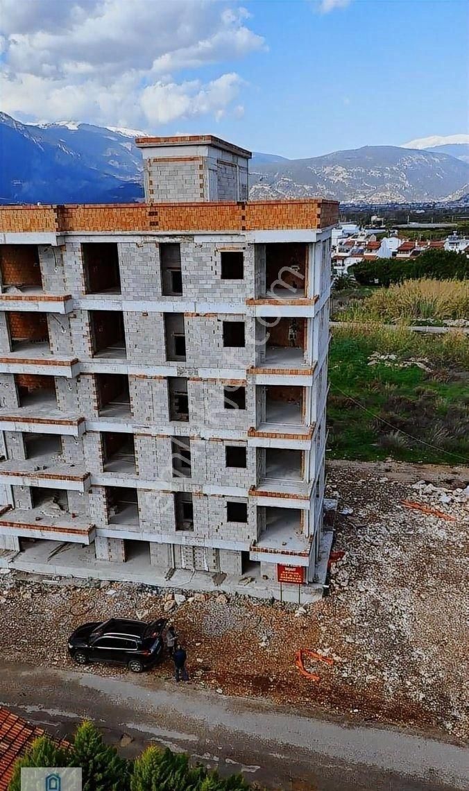 07 Truva Emlaktan Finike Sahilde Deniş Satılık 2+1 Daire