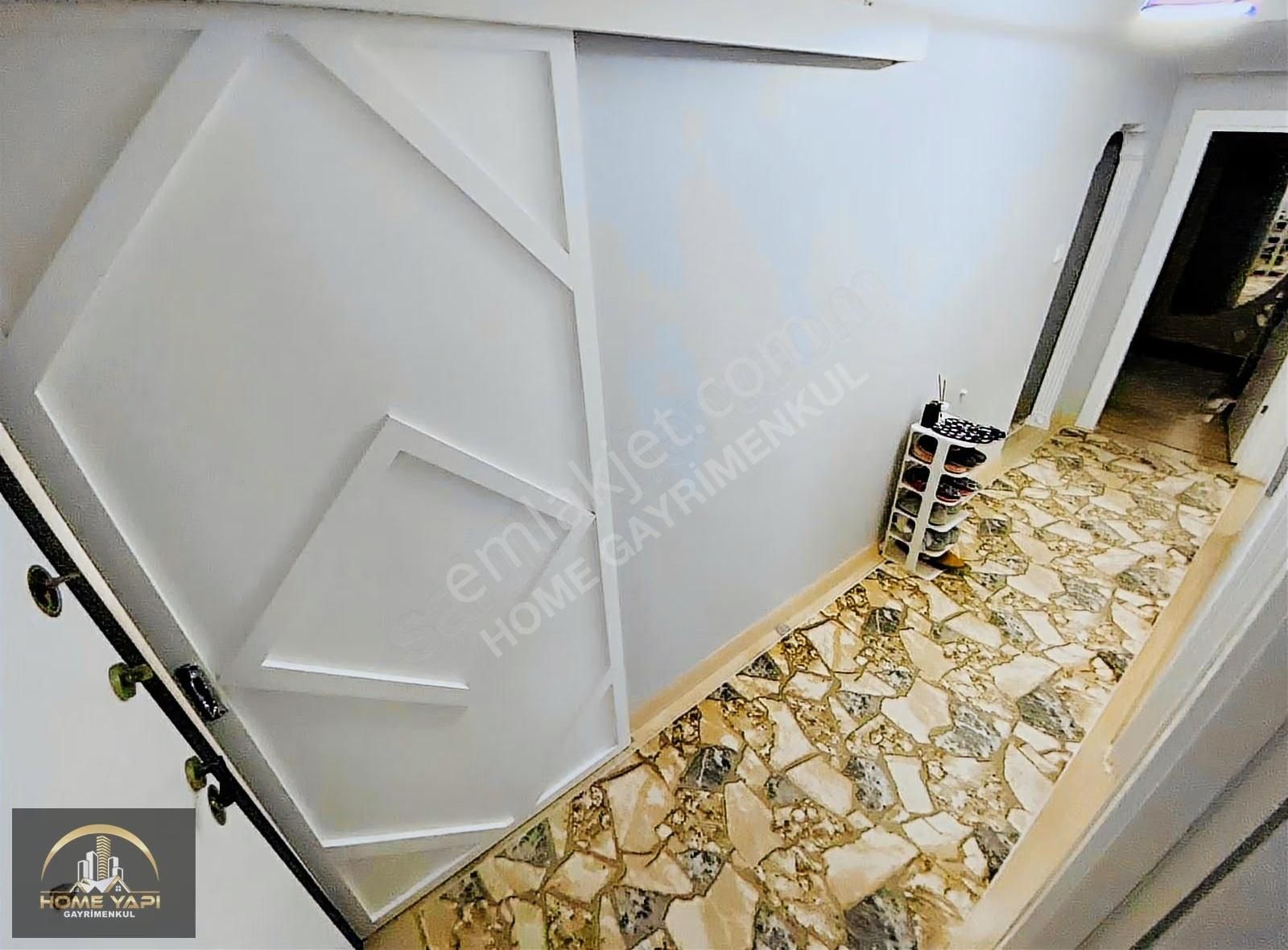 Home'dan Merkezi Konumda Özel Yapım Extralı 3+1 135m² 36m² Hisse