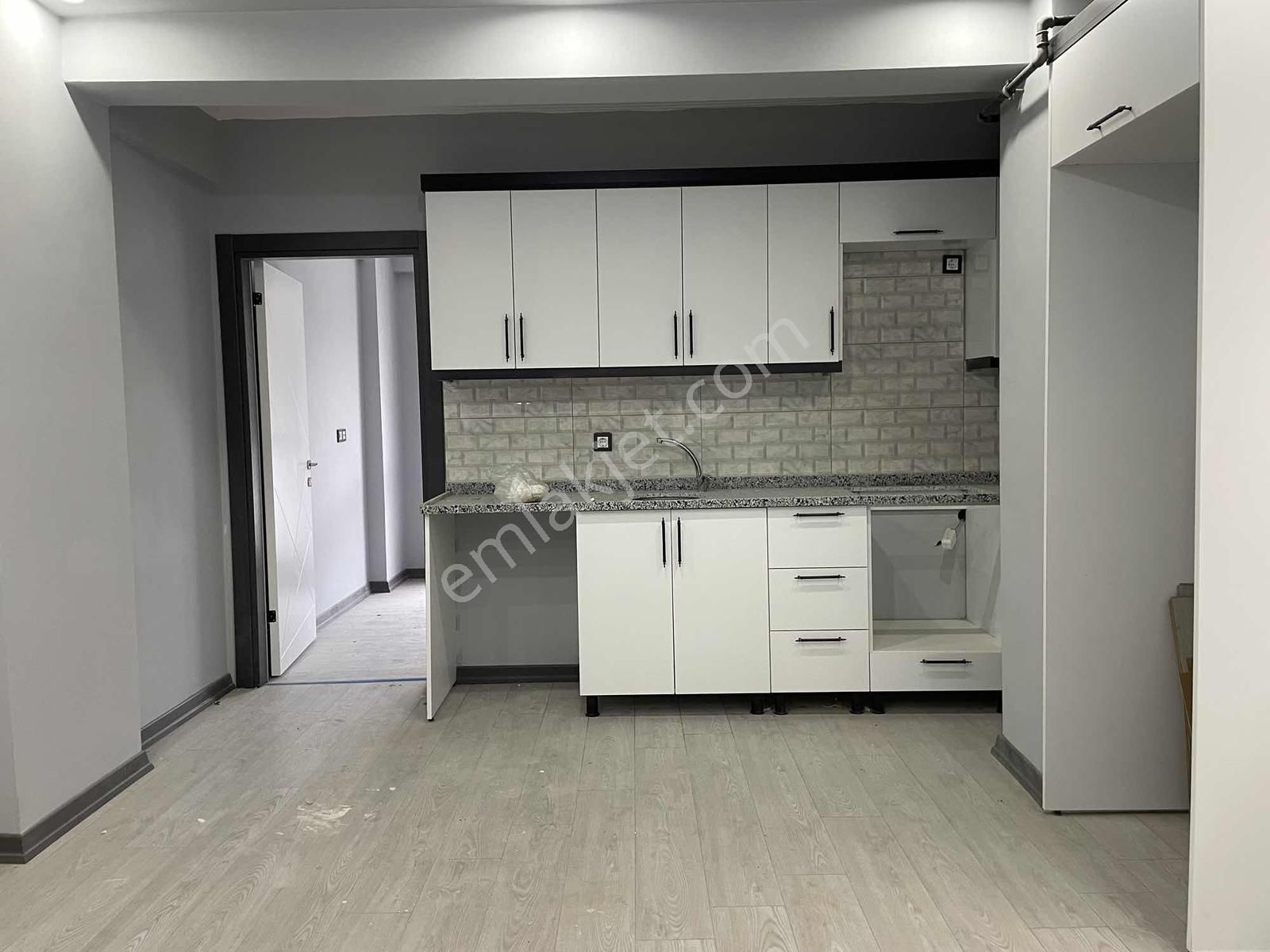 Fa Özbir'den Servis Güzergahına Yakın İskanlı Acil Satılık 1+1 - Görsel 18