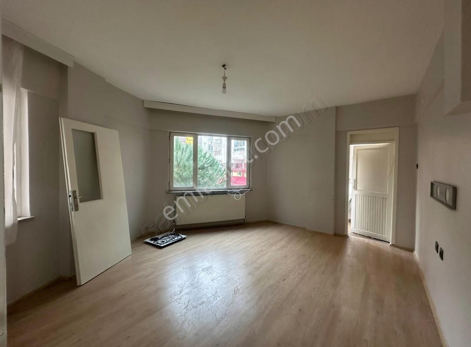 Bursa Emlak Alem-içarşı Merkezinde Arakat 2+1 90m2 Kiralık Daire