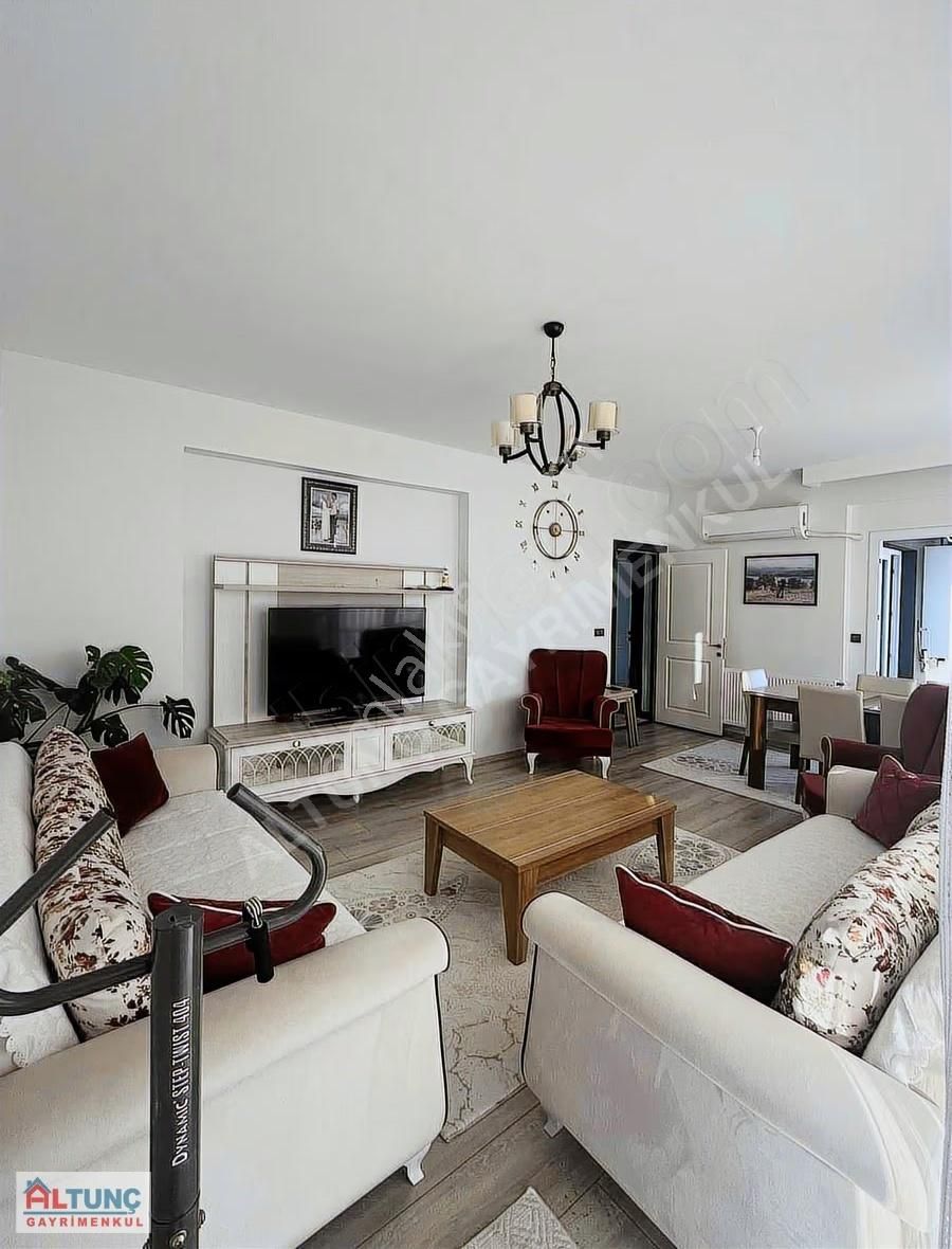 Site Full Donatılı Site İçerisinde 3+1 Kapalı Mutfak