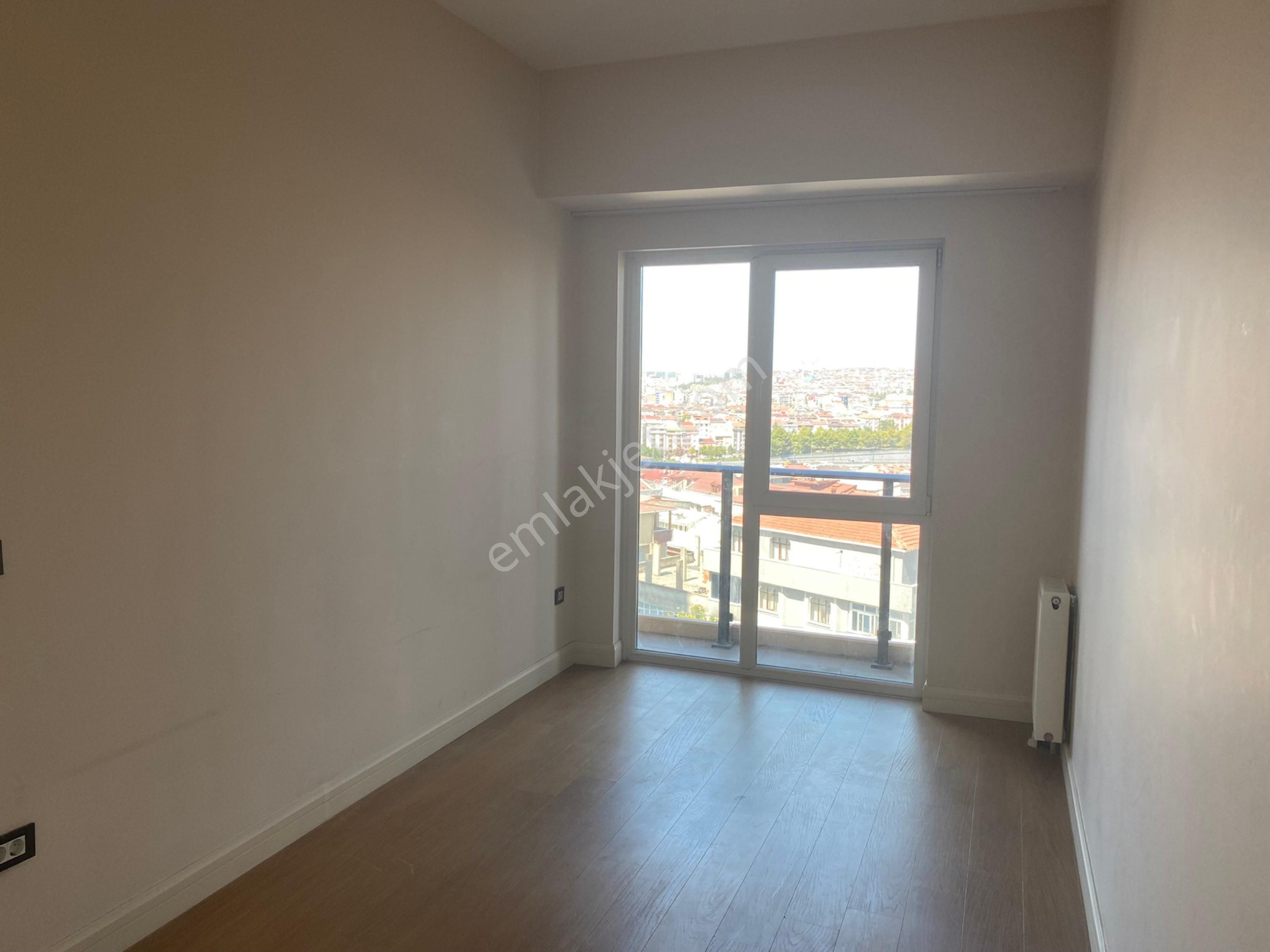 Kiptaş Venezia Mega Satılık 2+1 Bahçe Katı Dubleks...ebebeyn Banyolu - Görsel 8