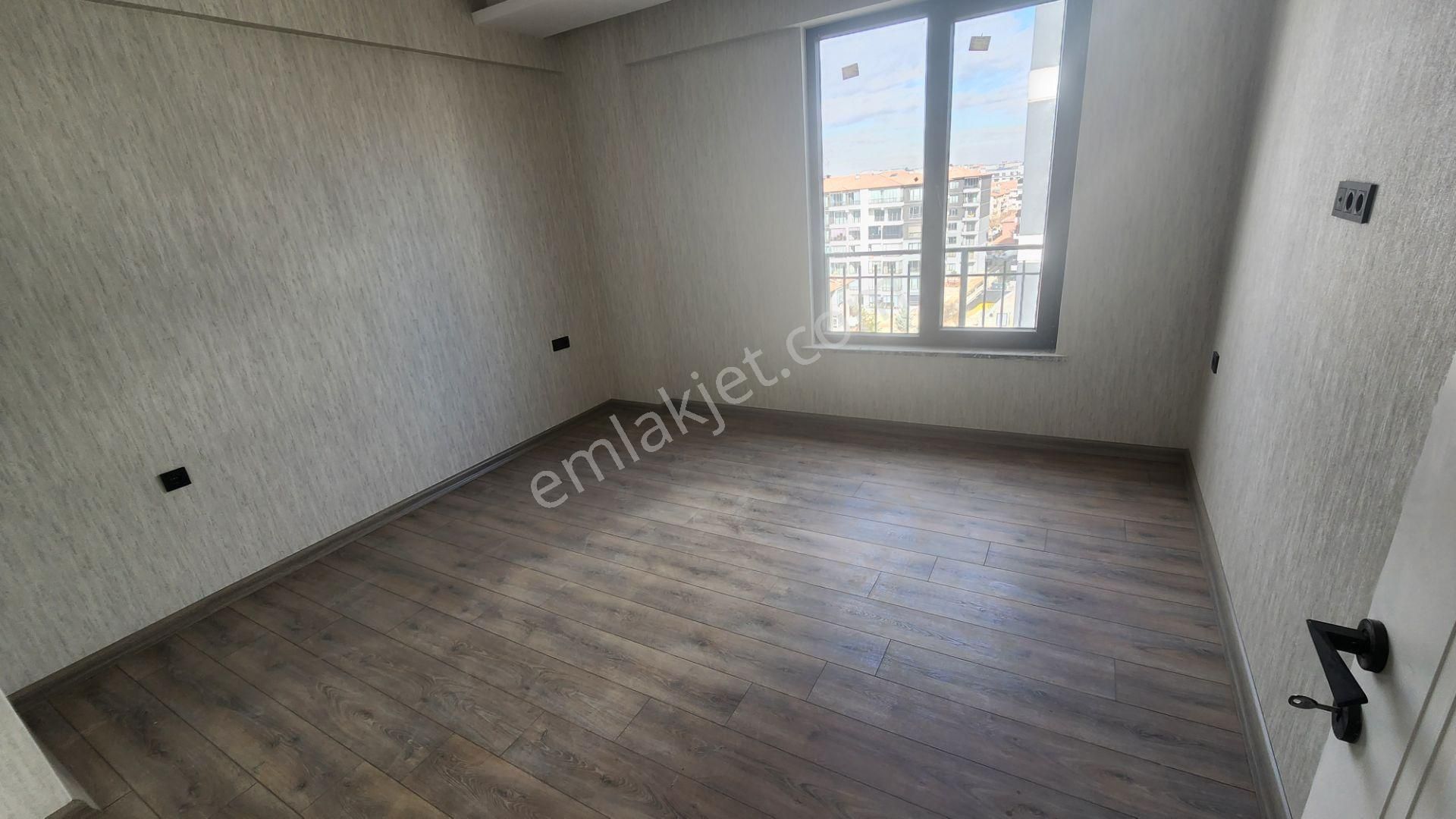 Karaca'dan Esenler Mahallesi 3+1 Cadde Cephe Sıfır Daire - Görsel 14