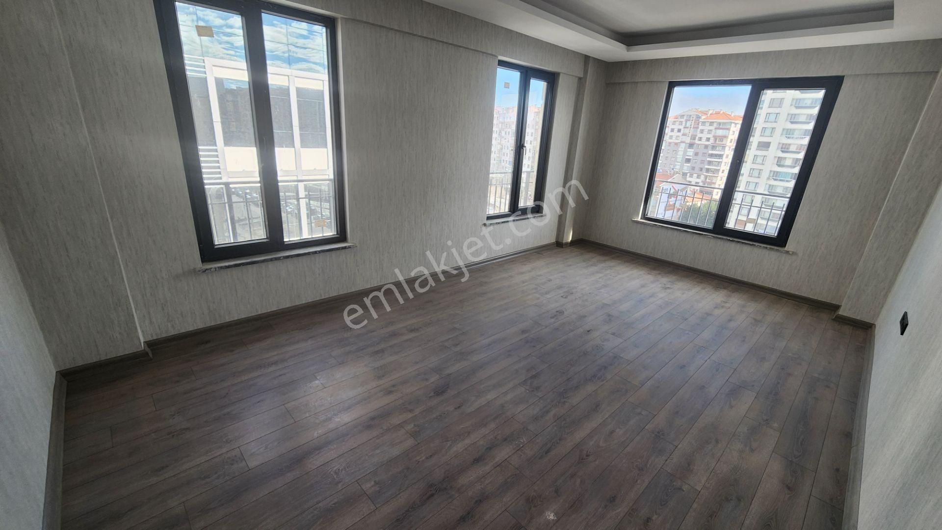 Karaca'dan Esenler Mahallesi 3+1 Cadde Cephe Sıfır Daire - Görsel 9