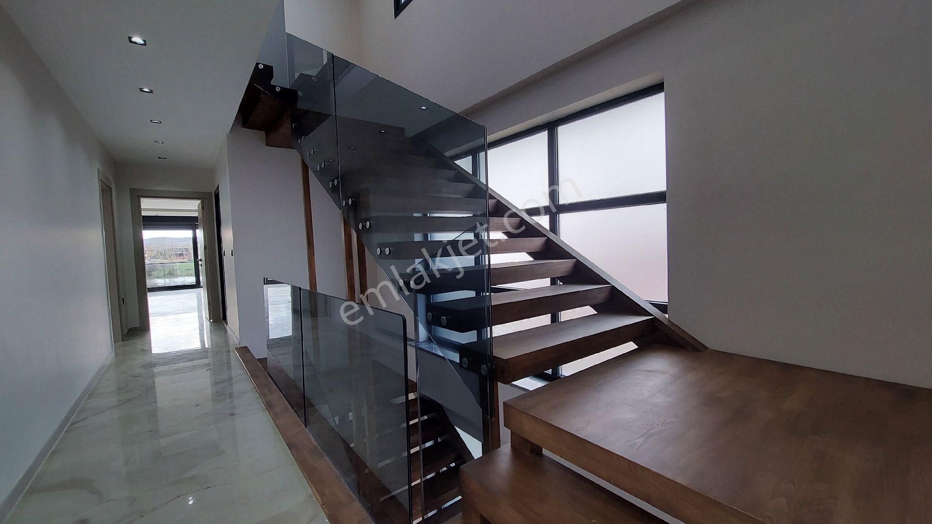 Remaxanka'dan Satılık Havuzlu Saunalı Türk Hamamlı Müstakil Villa - Görsel 12