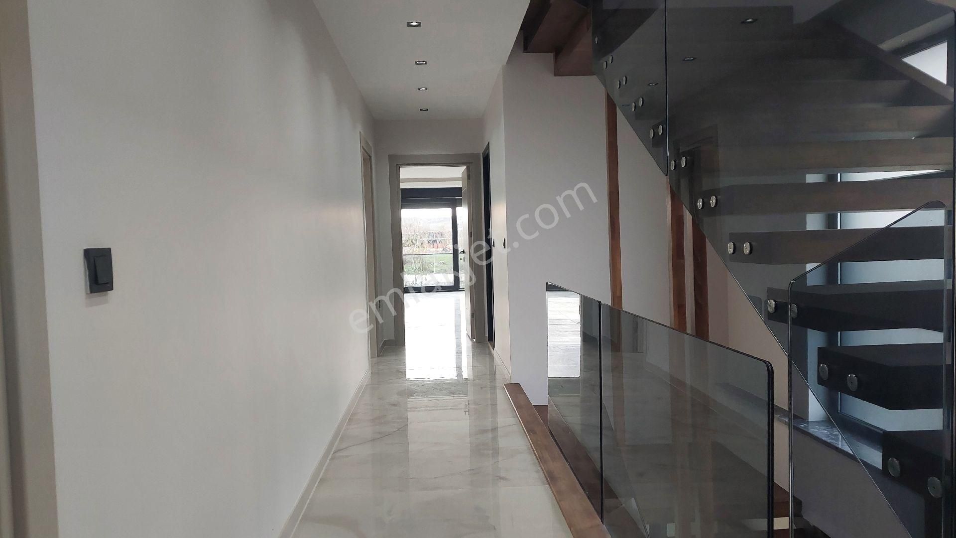 Remaxanka'dan Satılık Havuzlu Saunalı Türk Hamamlı Müstakil Villa - Görsel 9