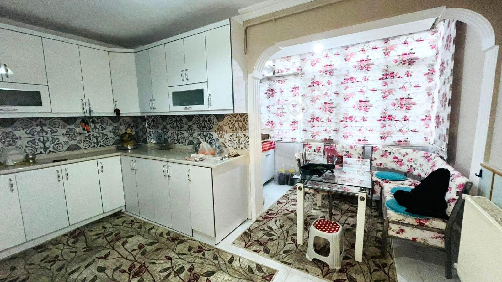 Gürsu İstiklal'de 3 Katlı Bahçeli Müstakil Ev - Görsel 13