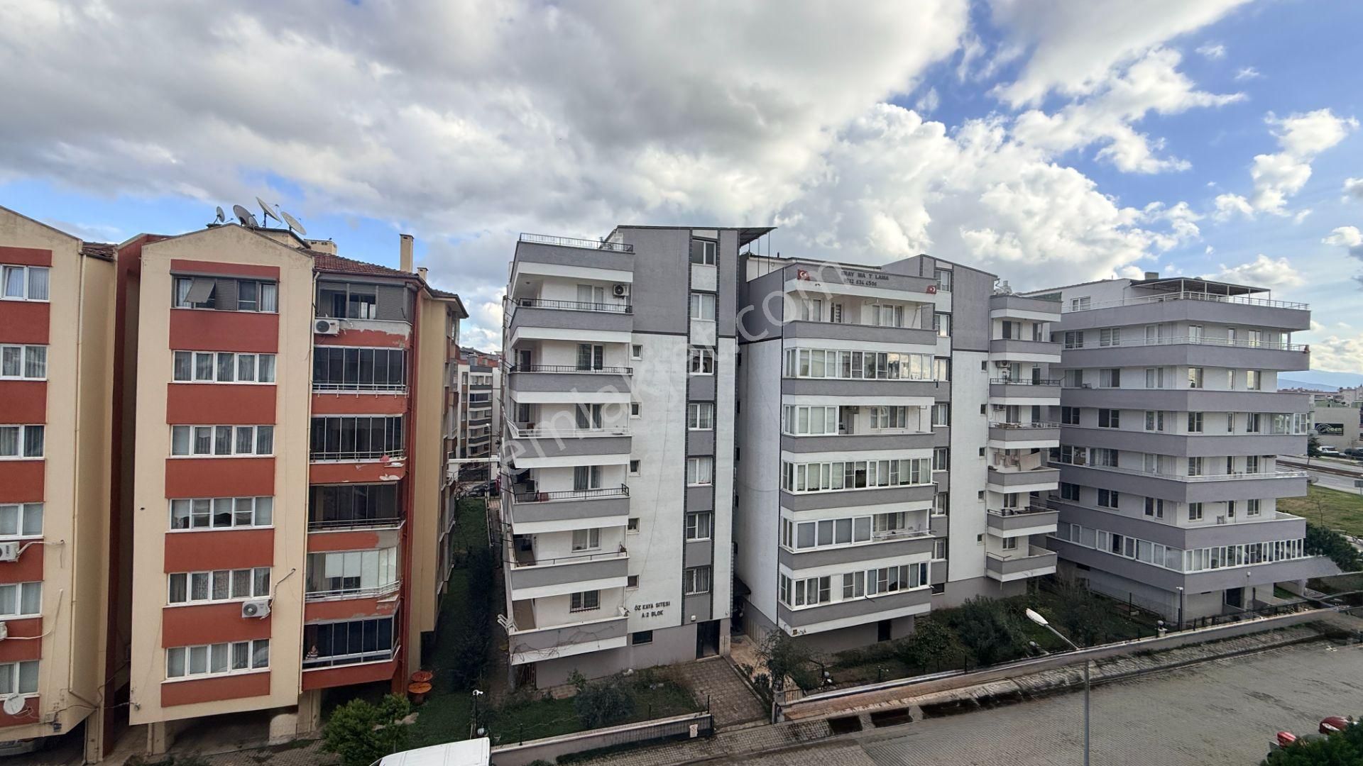 Edremit Hamidiye Mahallesi'nde Kiralık 3+1 Jeotermalli Daire - Görsel 8