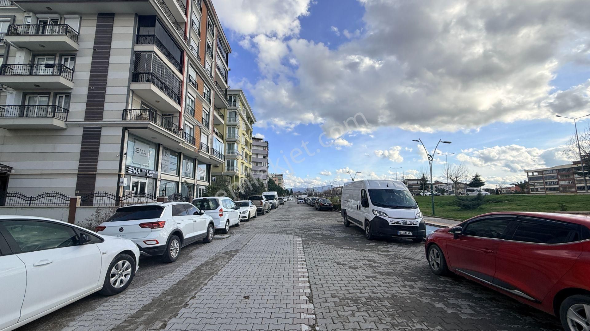 Edremit Hamidiye Mahallesi'nde Kiralık 3+1 Jeotermalli Daire - Görsel 33