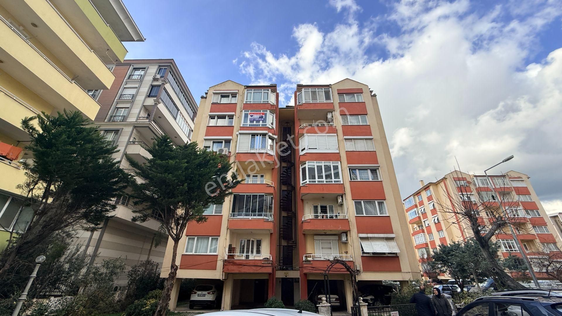 Edremit Hamidiye Mahallesi'nde Kiralık 3+1 Jeotermalli Daire