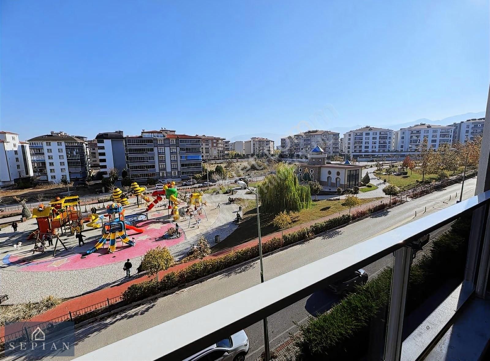 Sepiandan Çıralı Modernde Masal Park Cepheli 2+1 Kiralık Daire - Görsel 19