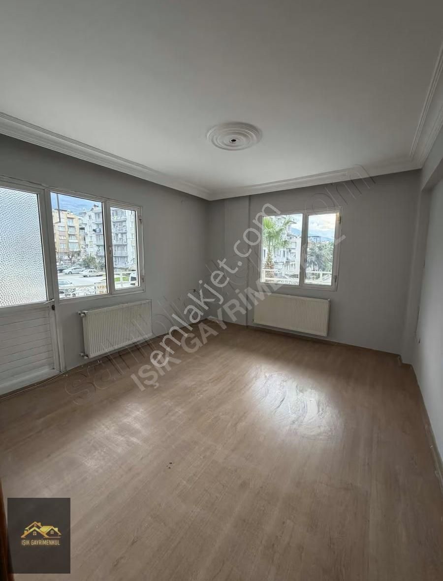 Işık Gayrimenkul'den Satılık Hürriyet Mh. Köşe Konumda 3+1 Daire - Görsel 3