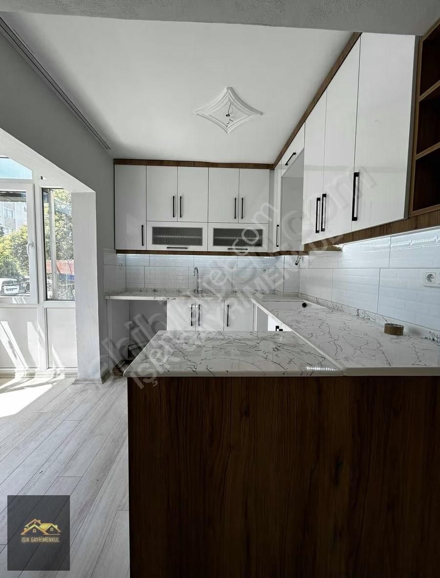 Işık Gayrimenkul'den Satılık Hürriyet Mh. Cadde Üzeri Daire - Görsel 17