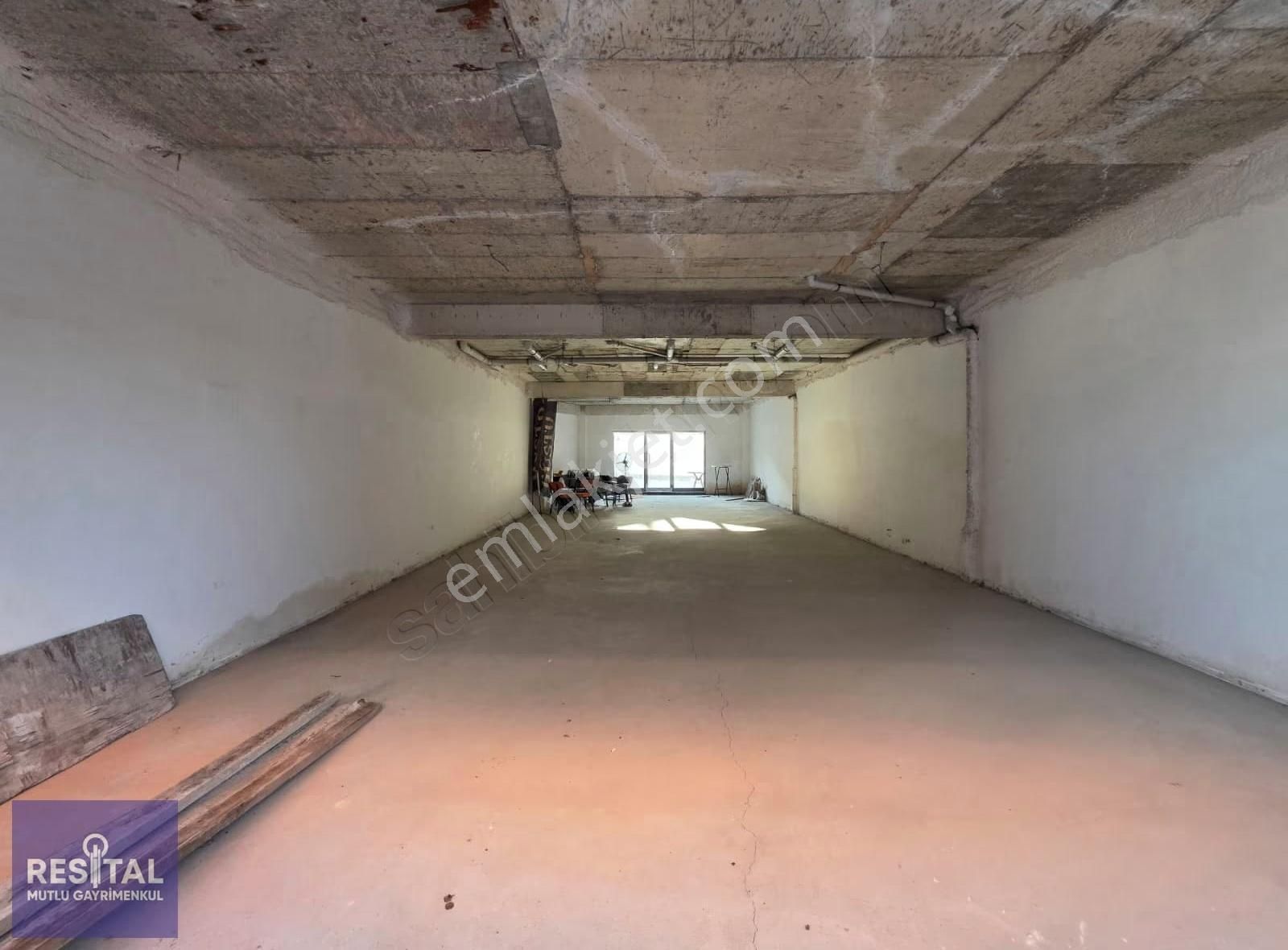 Rs Mutlu Minareliçavuş 144 M2 Net Sıfır Kiralık Giriş Dükkan