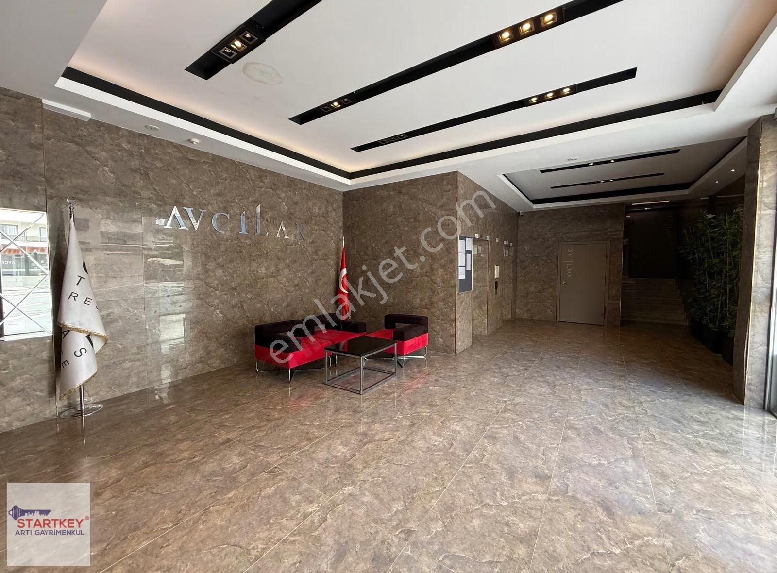 Avcılar Cadde Teras Ara Kat 1+1 Satılık Cam Balkonlu Daire - Görsel 2