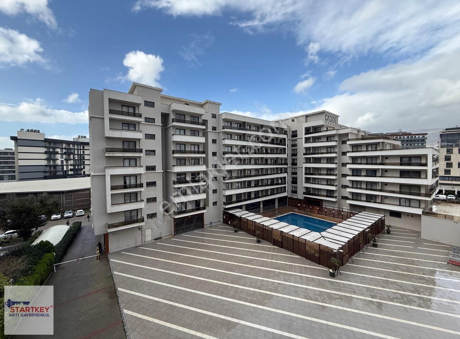 Avcılar Cadde Teras Ara Kat 1+1 Satılık Cam Balkonlu Daire