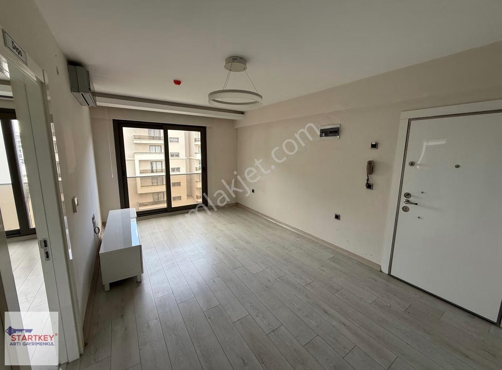 Avcılar Cadde Teras Ara Kat 1+1 Satılık Cam Balkonlu Daire - Görsel 32