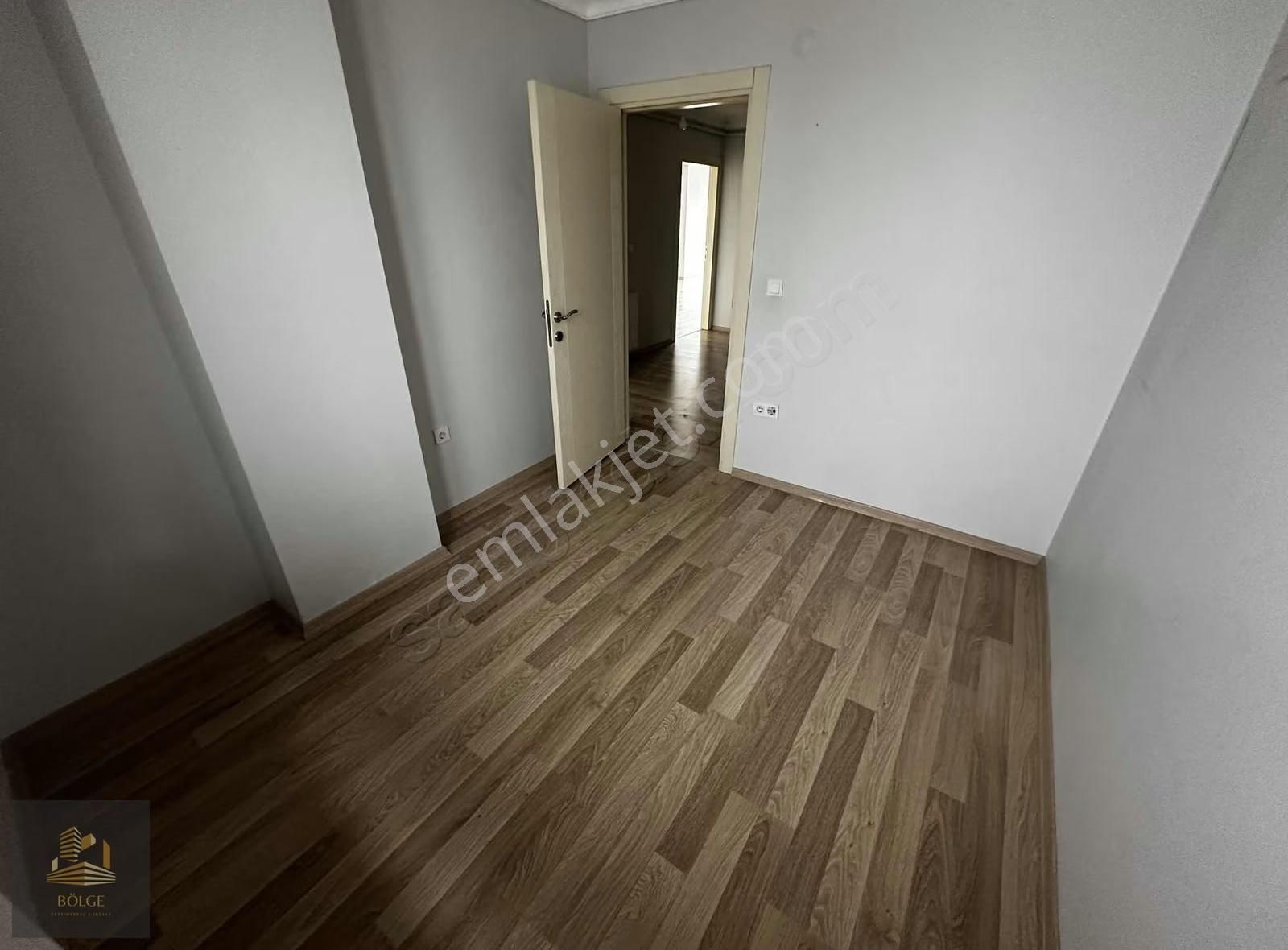 Bölge'den Alt Kaynarcada Ana Cadde Üzerinde Yeni Binada 138 M2 - Görsel 4