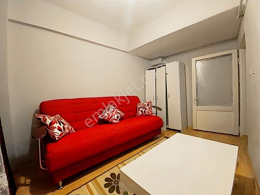 Yıldıztepe'de, Ana Caddeye Ve Metroya Yakın, 105m2, Bahçeli 2+1 - Görsel 30