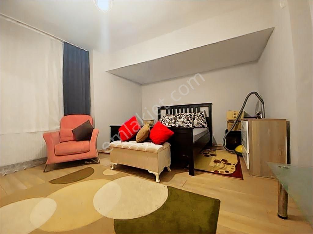 Yıldıztepe'de, Ana Caddeye Ve Metroya Yakın, 105m2, Bahçeli 2+1 - Görsel 6