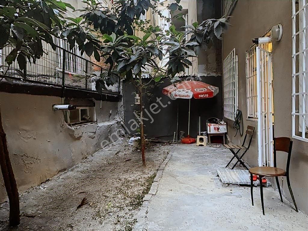 Yıldıztepe'de, Ana Caddeye Ve Metroya Yakın, 105m2, Bahçeli 2+1 - Görsel 33