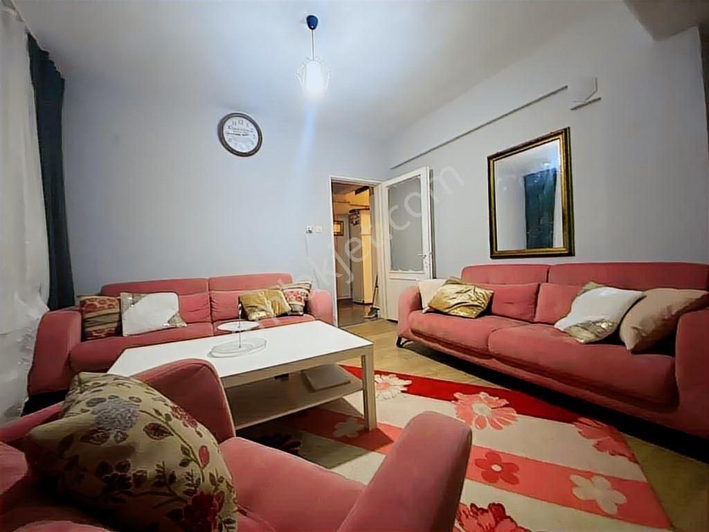 Yıldıztepe'de, Ana Caddeye Ve Metroya Yakın, 105m2, Bahçeli 2+1 - Görsel 9