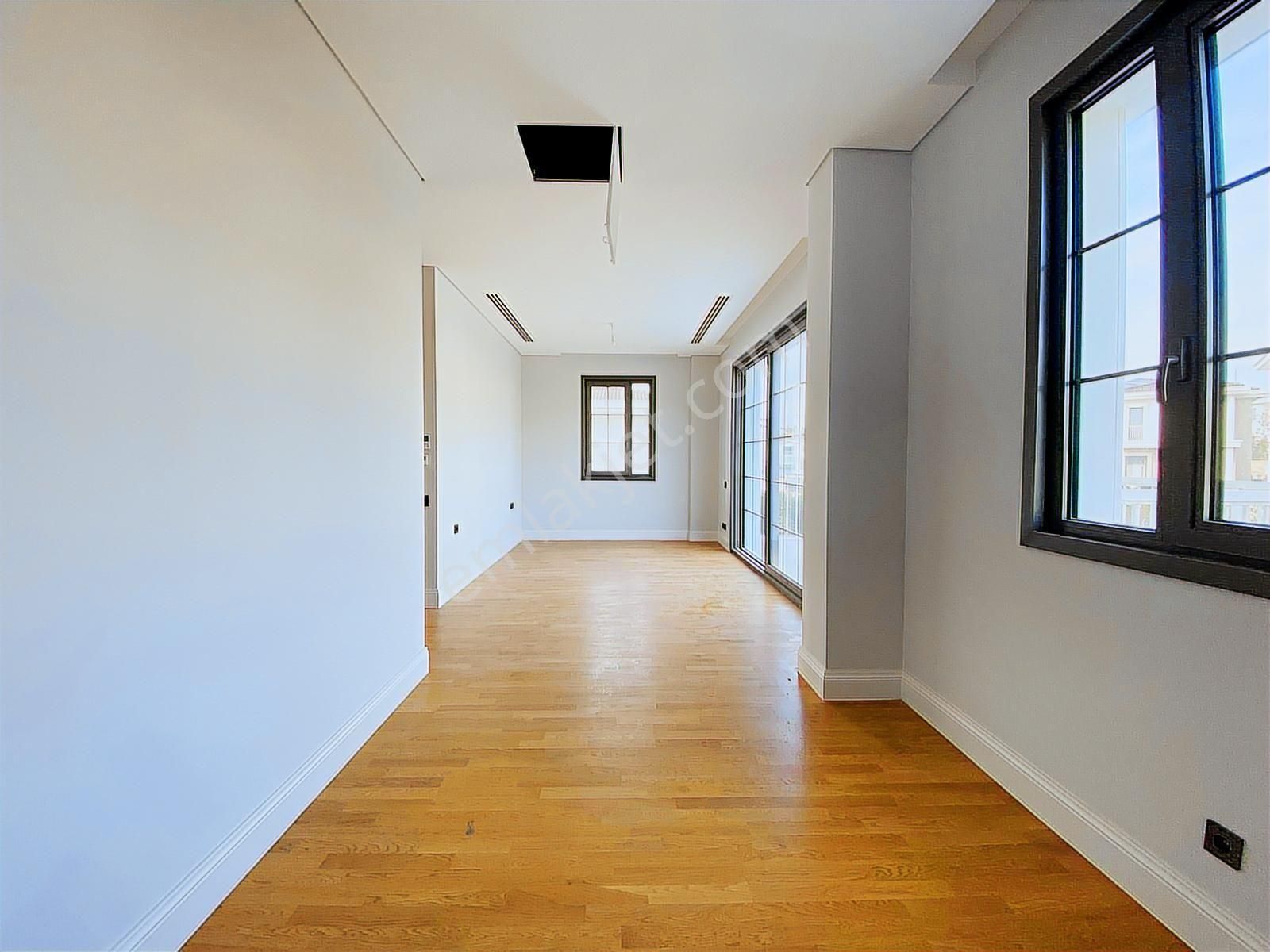 Çınarköy Evlerinde Çift Teraslı, Ebeveyn Suitli, Müstakil Villa - Görsel 13