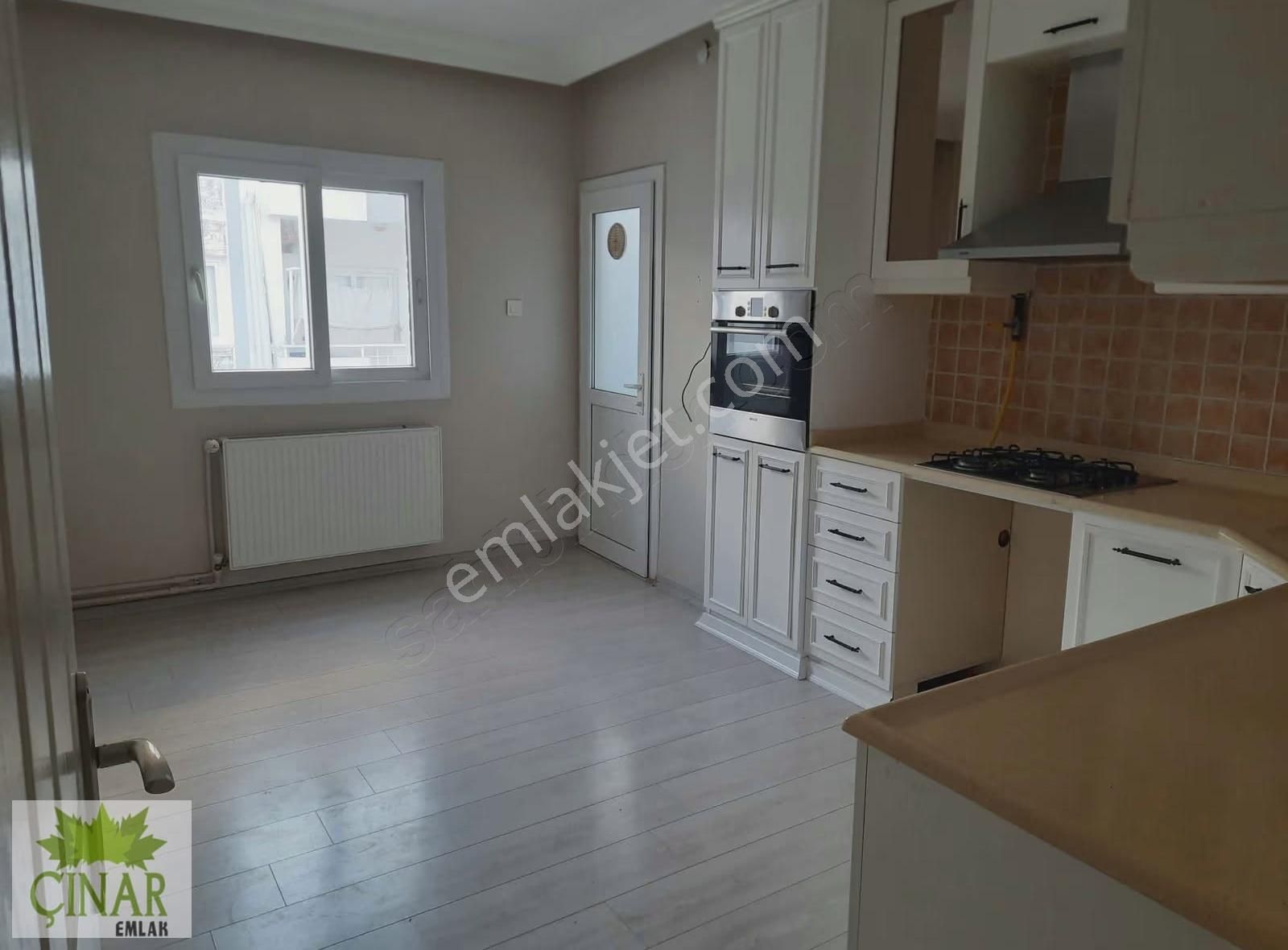 Çınar Emlak'tan Cumhuriyet Mah. Satılık 4+1 Daire 190 Mt Full - Görsel 3