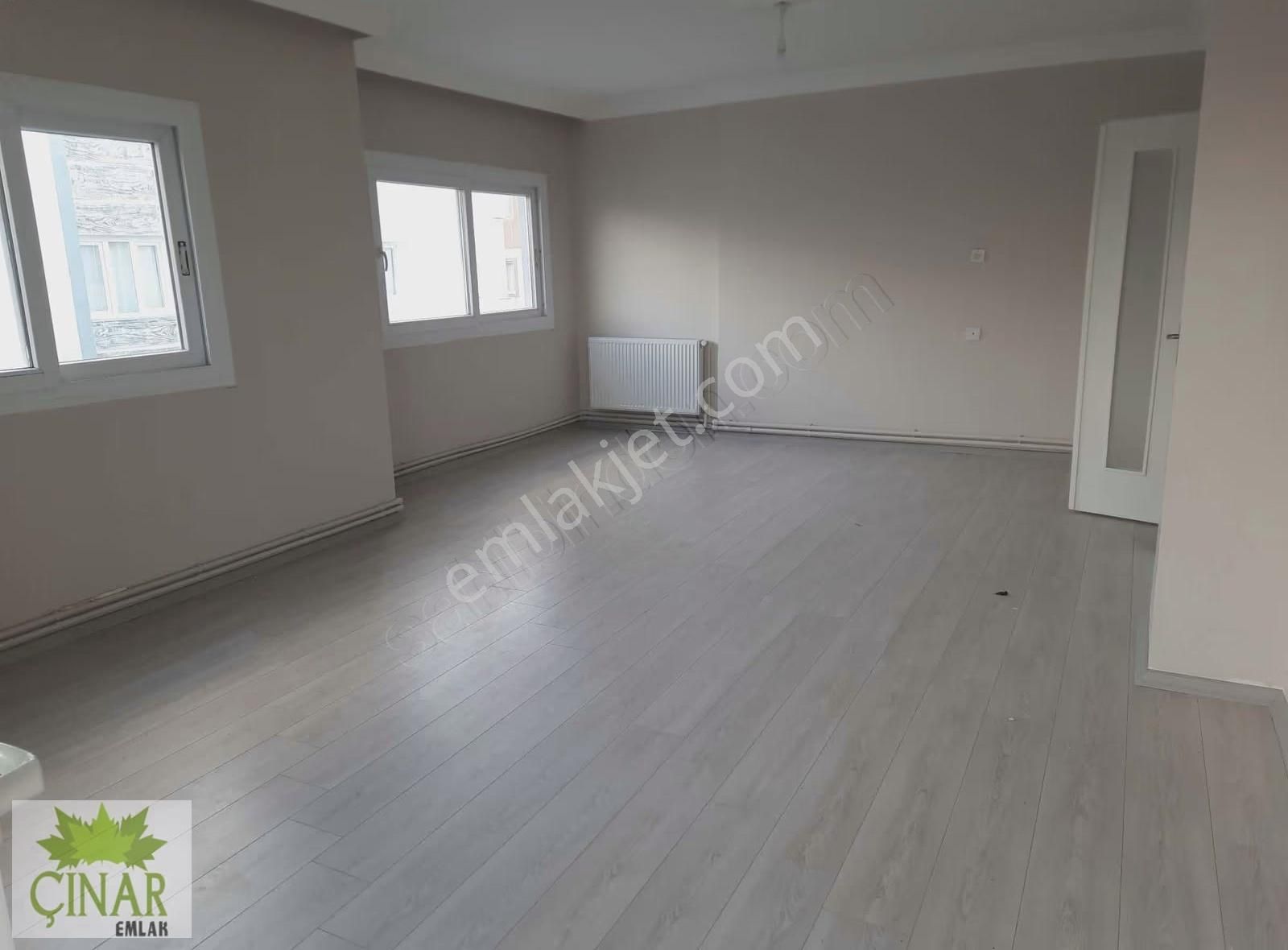 Çınar Emlak'tan Cumhuriyet Mah. Satılık 4+1 Daire 190 Mt Full - Görsel 6