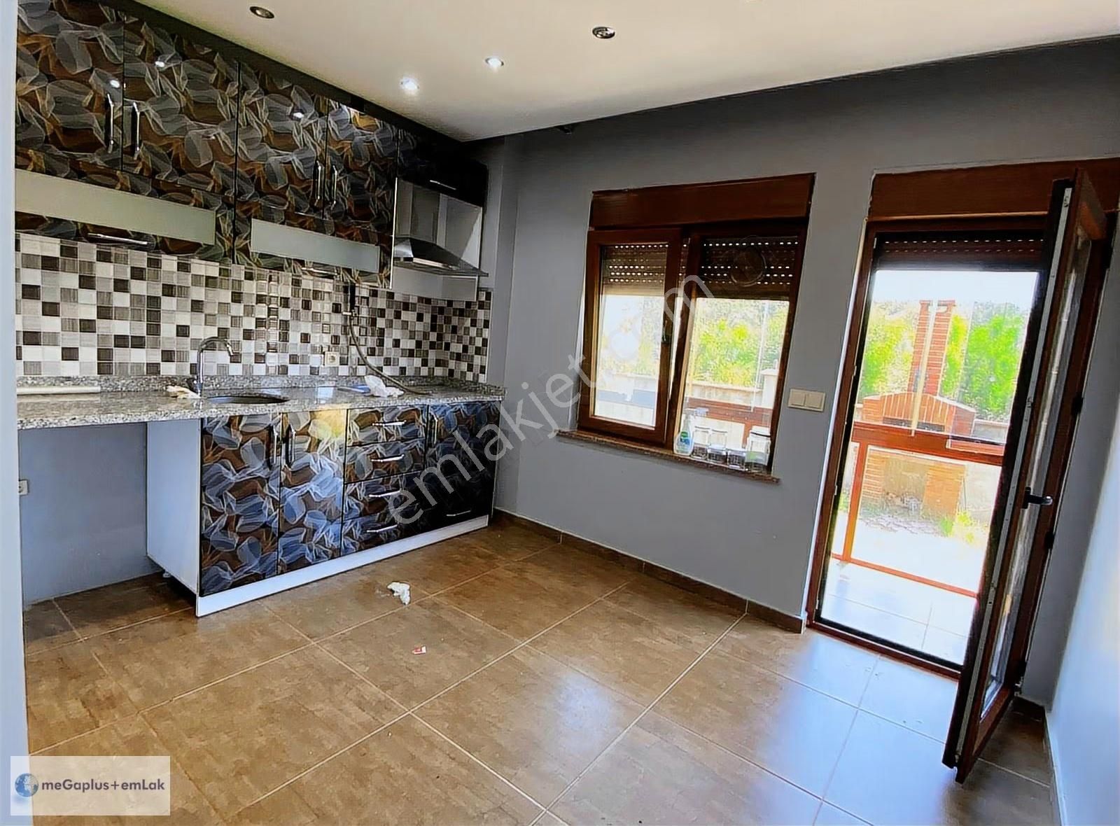 Şile Megaplus Emlak'tan Kumbaba'da 3+1 Eşyasız Kiralık Villa - Görsel 2