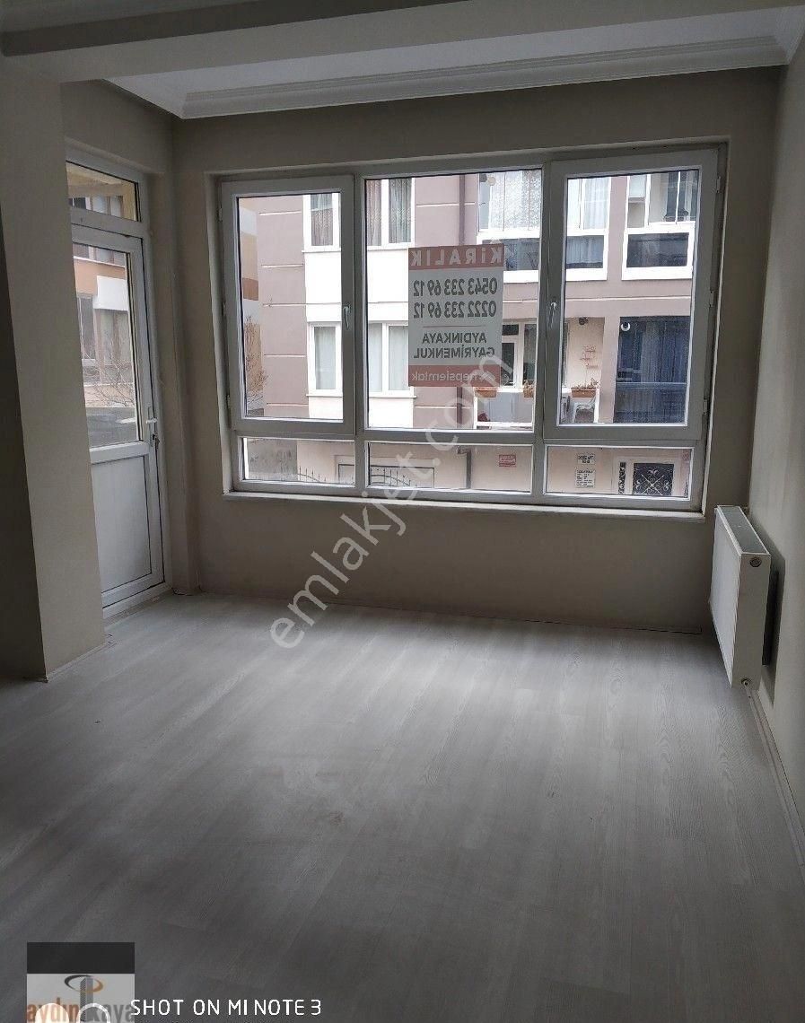 Bahçelievler Mahallesi'nde Kiralık 2+1 Asansörlü Balkonlu Bakımlı Daire - Görsel 2