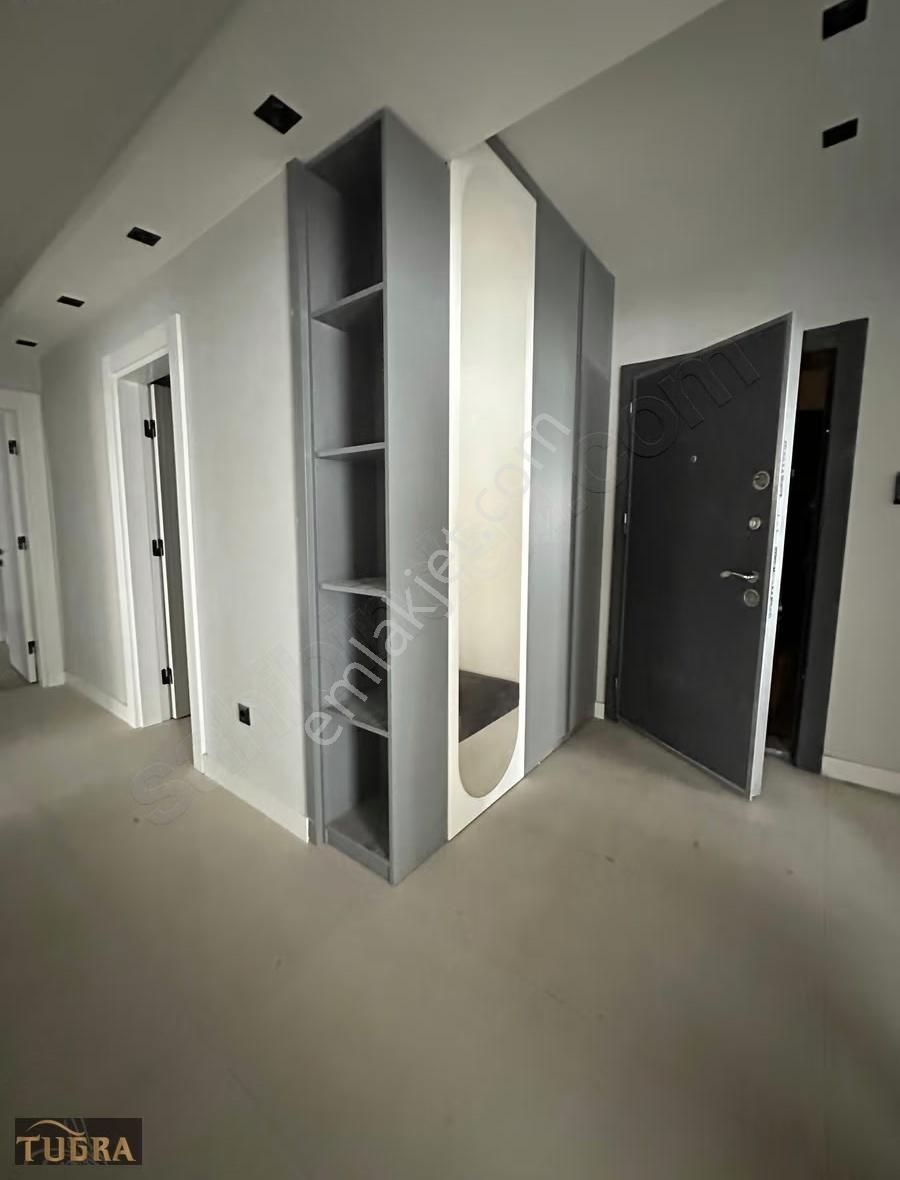 Tuğra'dan Hürriyet Mah. Lüks Site İçi Ara Kat 3+1 150m² Satılık - Görsel 3