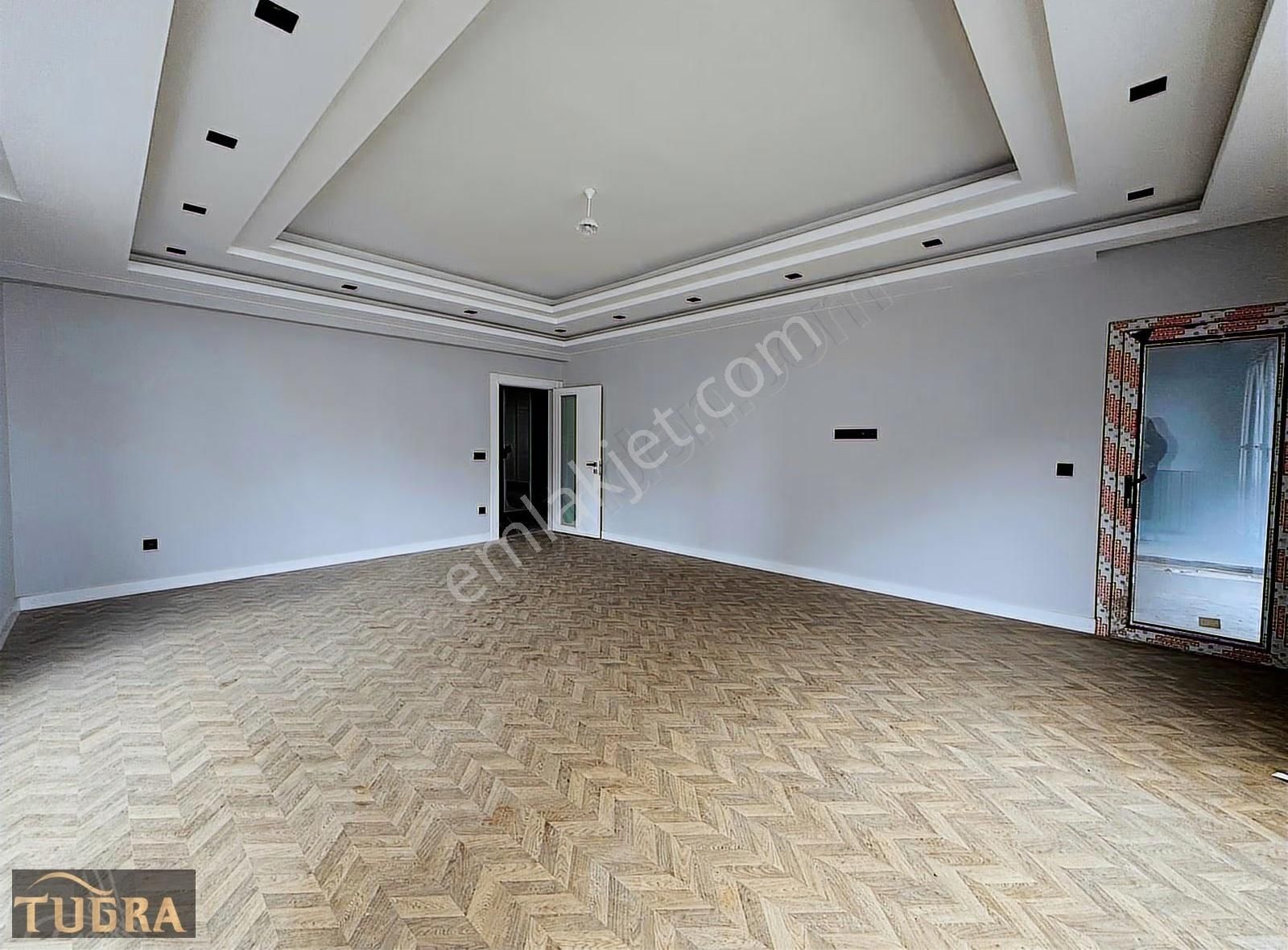 Tuğra'dan Hürriyet Mah. Lüks Site İçi Ara Kat 3+1 150m² Satılık