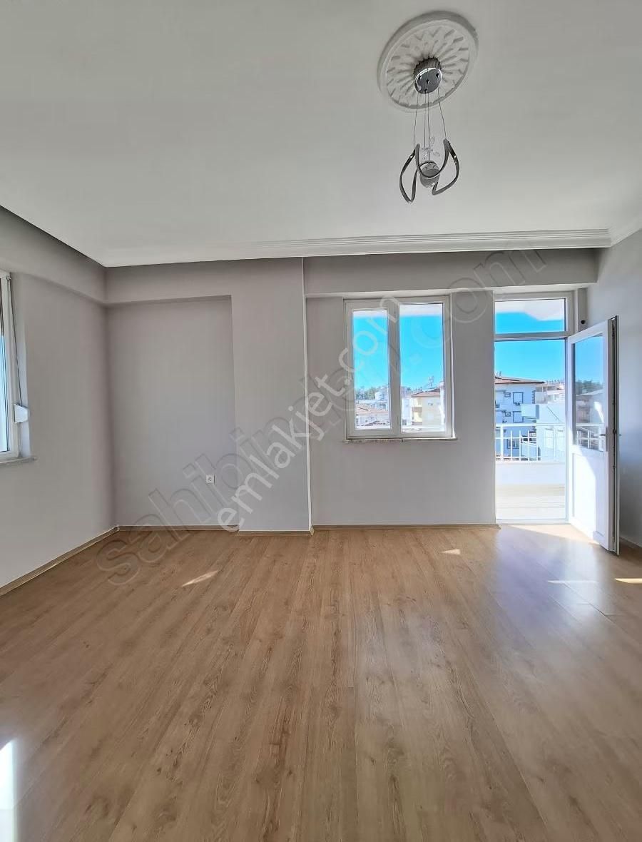 Sarılar Cumhuriyet Caddesine 1.parsel 3.kat 2+1 Satılık Daire - Görsel 11