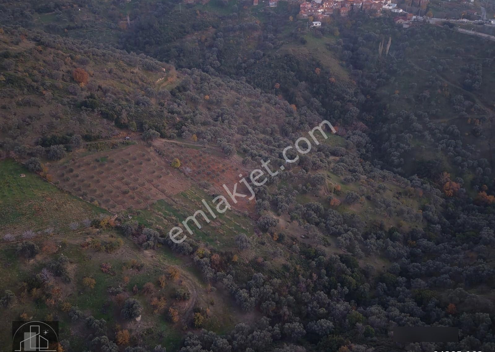 İzmir Seferihisar Beyler Köyü Manzaralı Yola Cepheli 17.200 M²